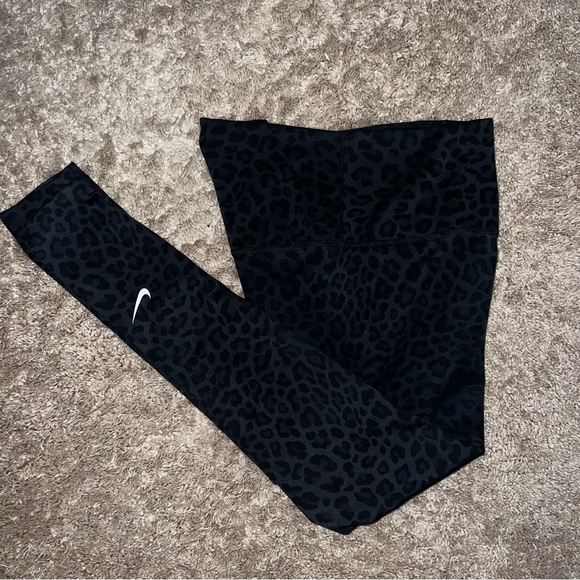 Nike Women's Dri-Fit One High Rise Animal Printed Leggings Size Small - Picture 6 of 12